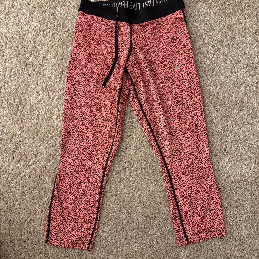 Nike Women’s patterned Dri-Fit Capri Leggings
